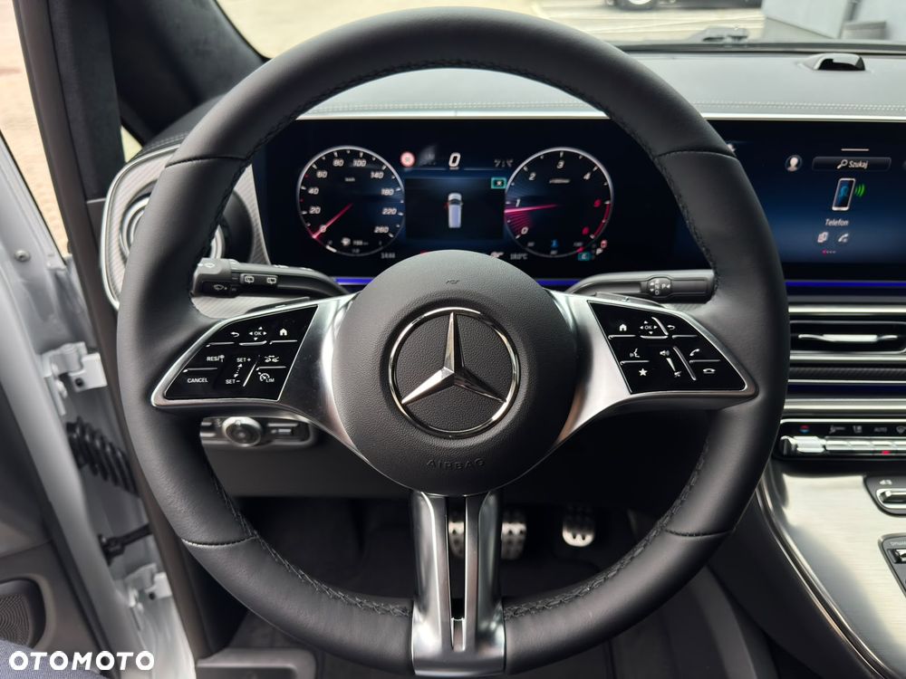 Mercedes-Benz Klasa V - 24