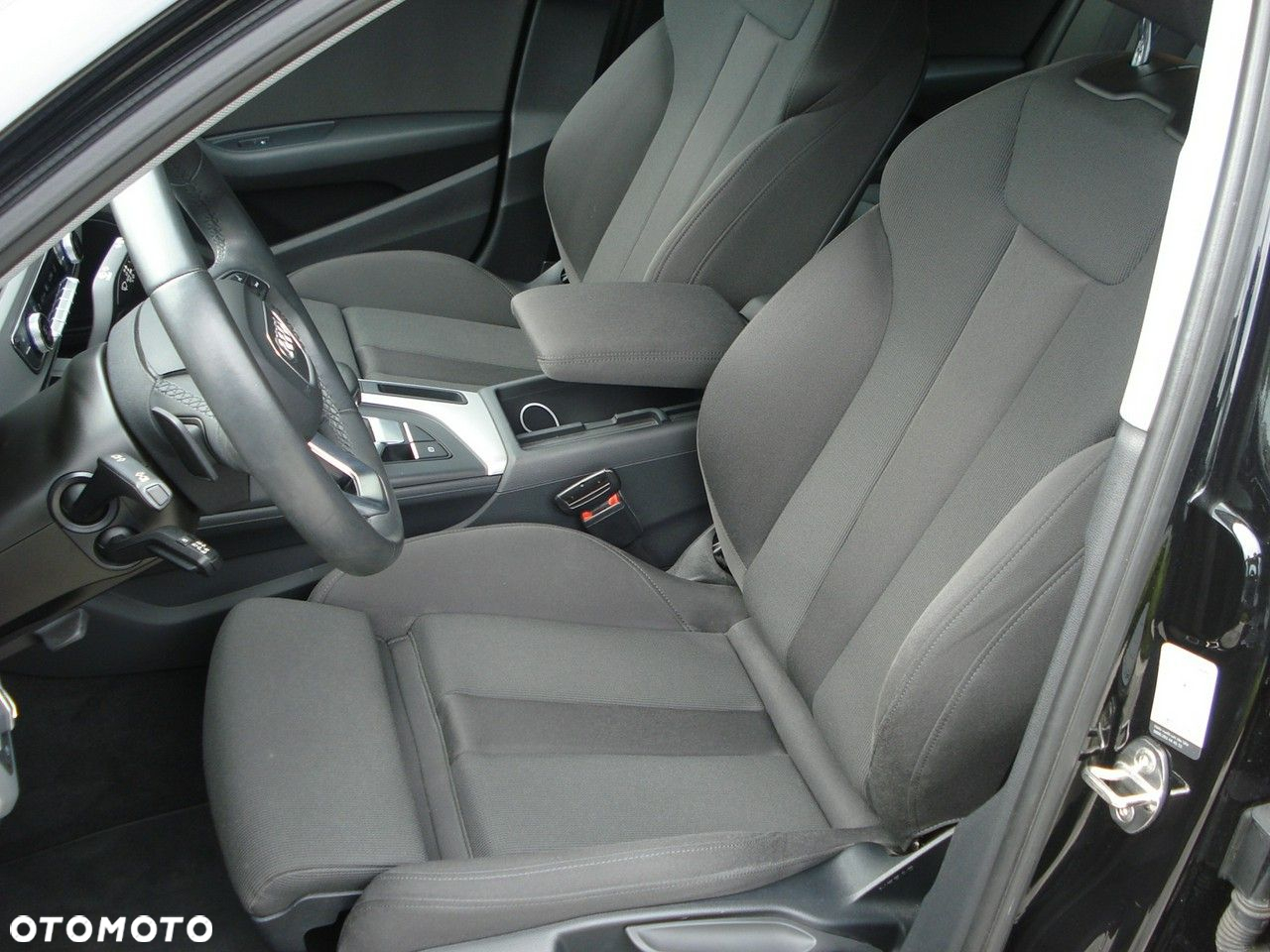 Audi A4 Avant 40 TFSI S tronic - 10