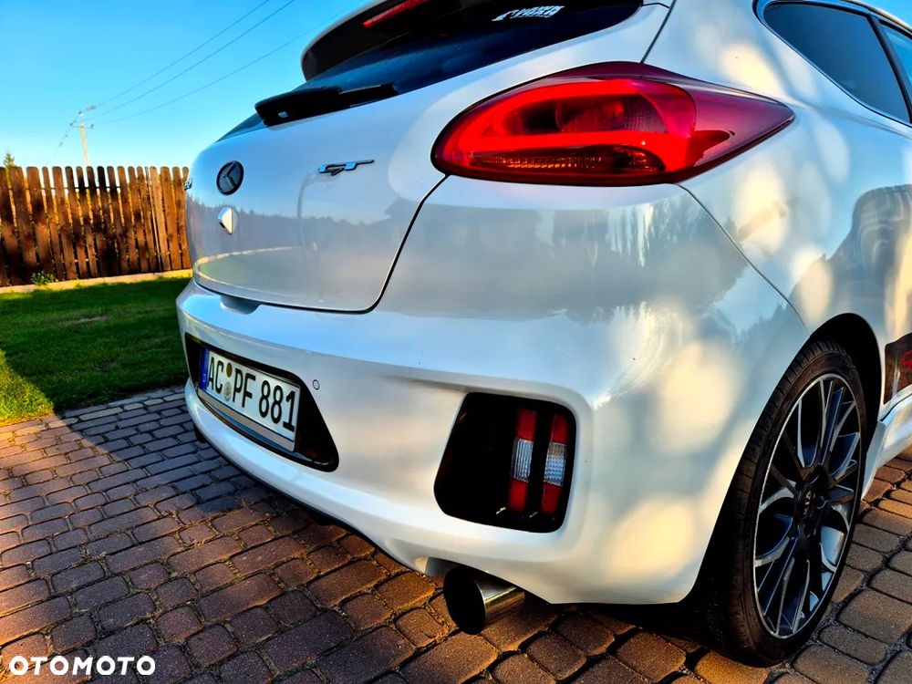 Kia ProCeed - 22