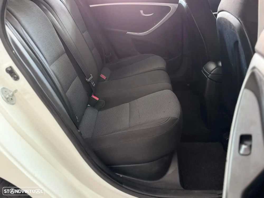 Hyundai i30 1.4 CRDi Active - 9