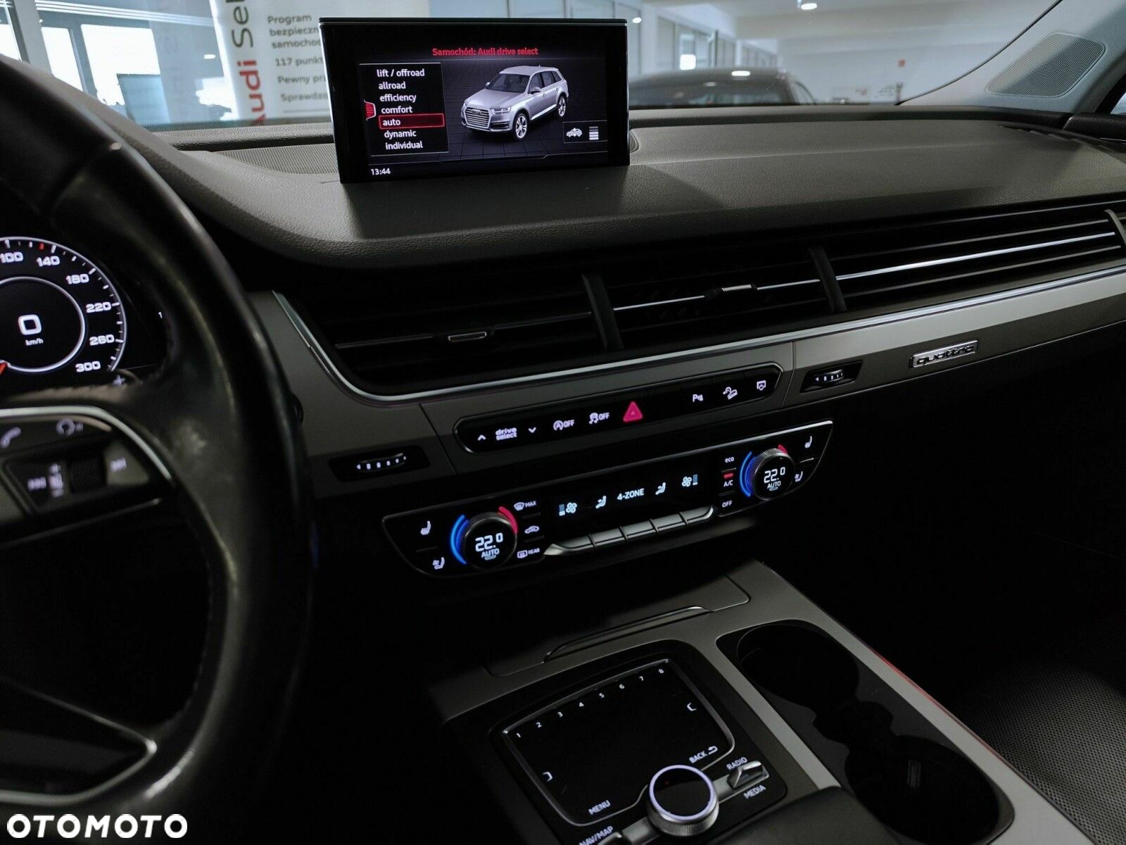 Audi Q7 - 10