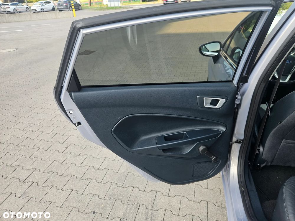 Ford Fiesta 1.4 Ghia EU5 - 14