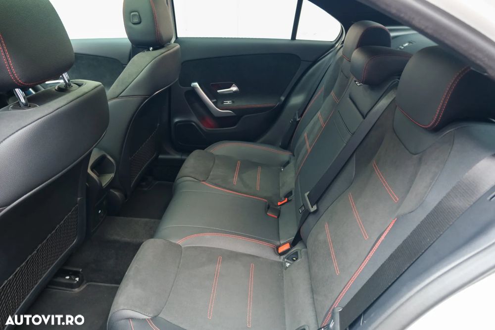 Mercedes-Benz A 180 7G-DCT AMG Line - 18