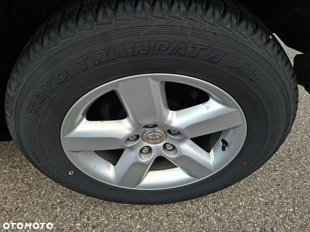 Toyota RAV4 D-4D 4x4 - 16
