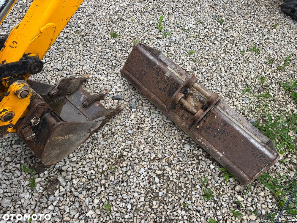 JCB - 12