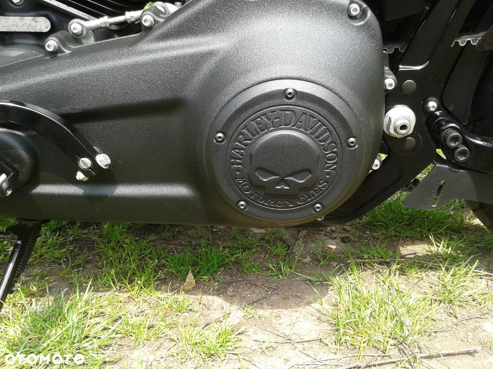 Harley-Davidson Softail Street Bob - 10