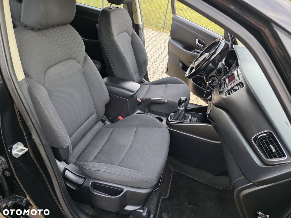 Kia Carens 1.7 CRDi Vision - 17