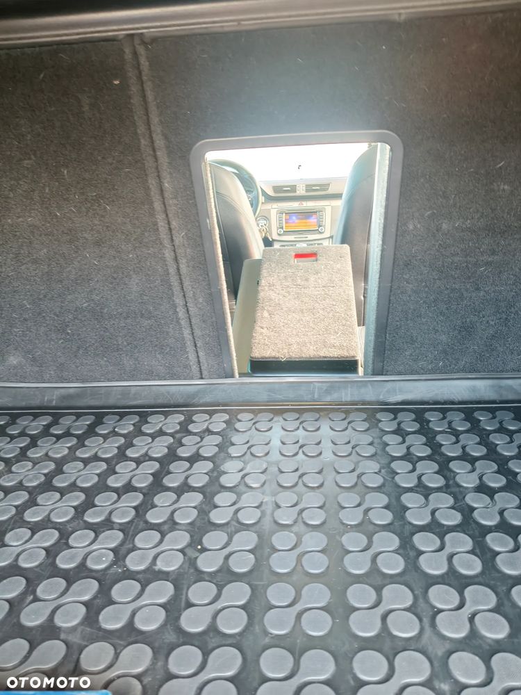 Volkswagen Passat 2.0 TDI DPF Highline - 11