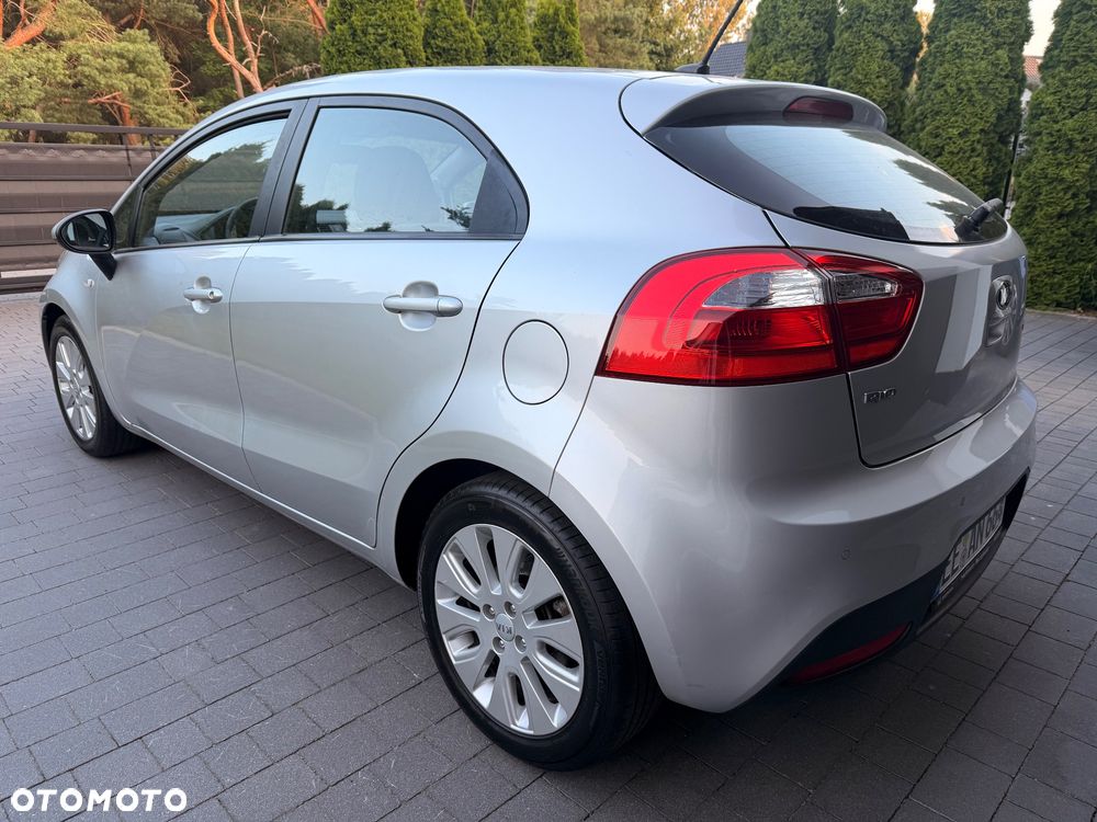 Kia Rio 1.2 Attract - 5