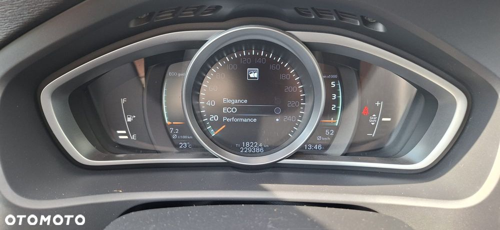 Volvo V40 D4 Momentum - 18