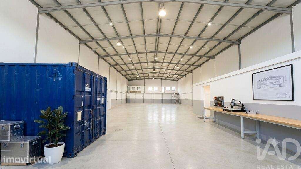Hangar em Gâmbia-Pontes-Alto da Guerra de 763,00 m2 - Grande imagem: 2/18