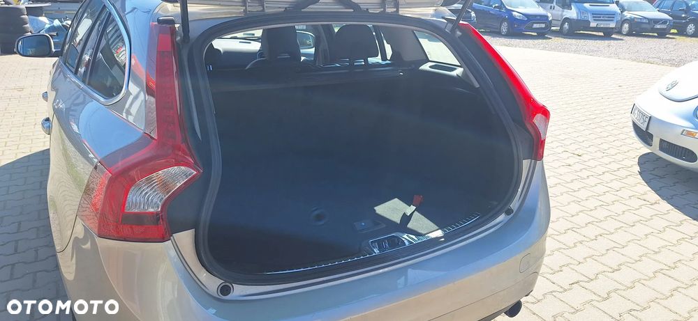 Volvo V60 T3 Drive-E Momentum - 15