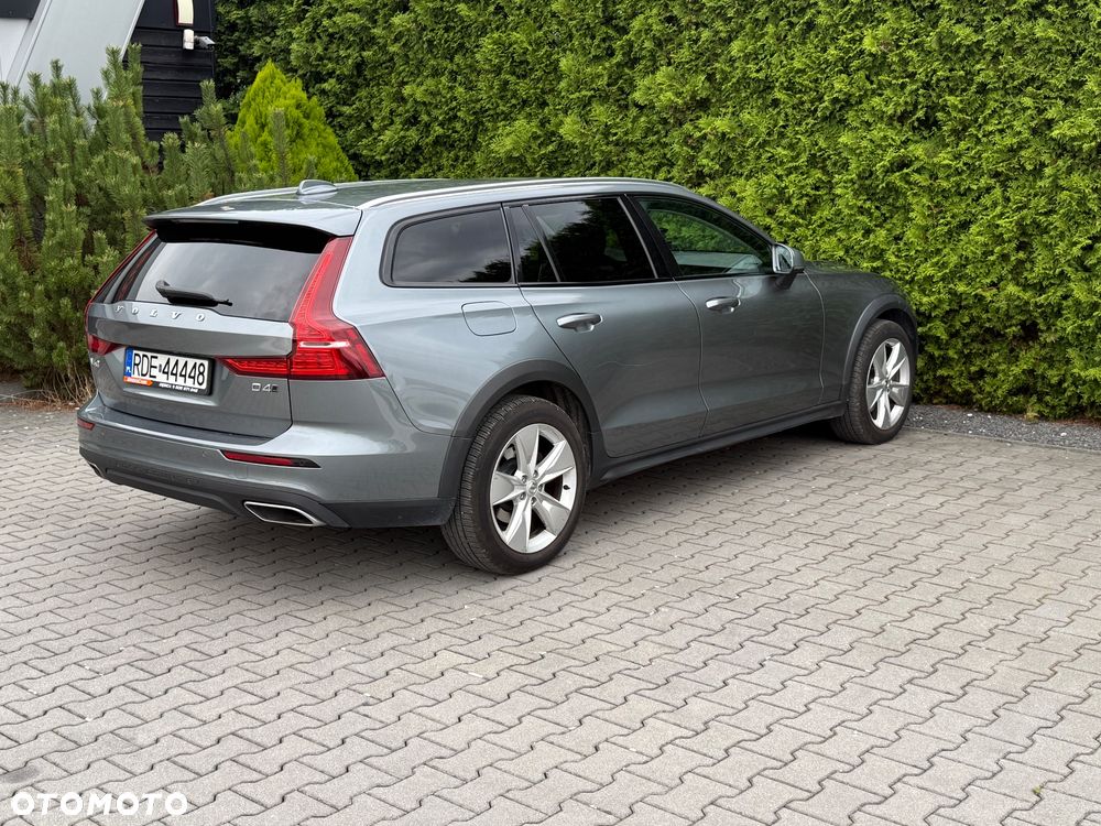 Volvo V60 Cross Country - 15