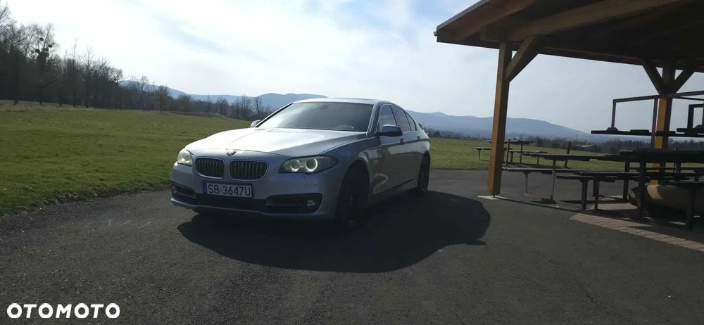 BMW Seria 5 528i Luxury Line - 4