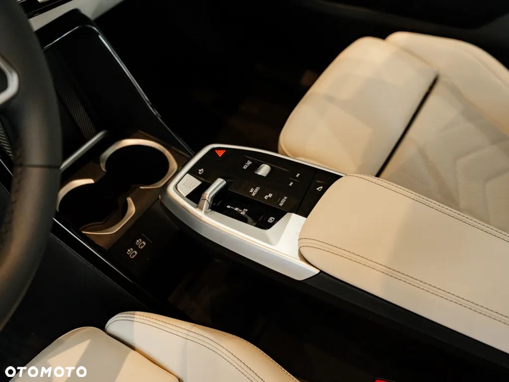 BMW X1 xDrive20d - 10