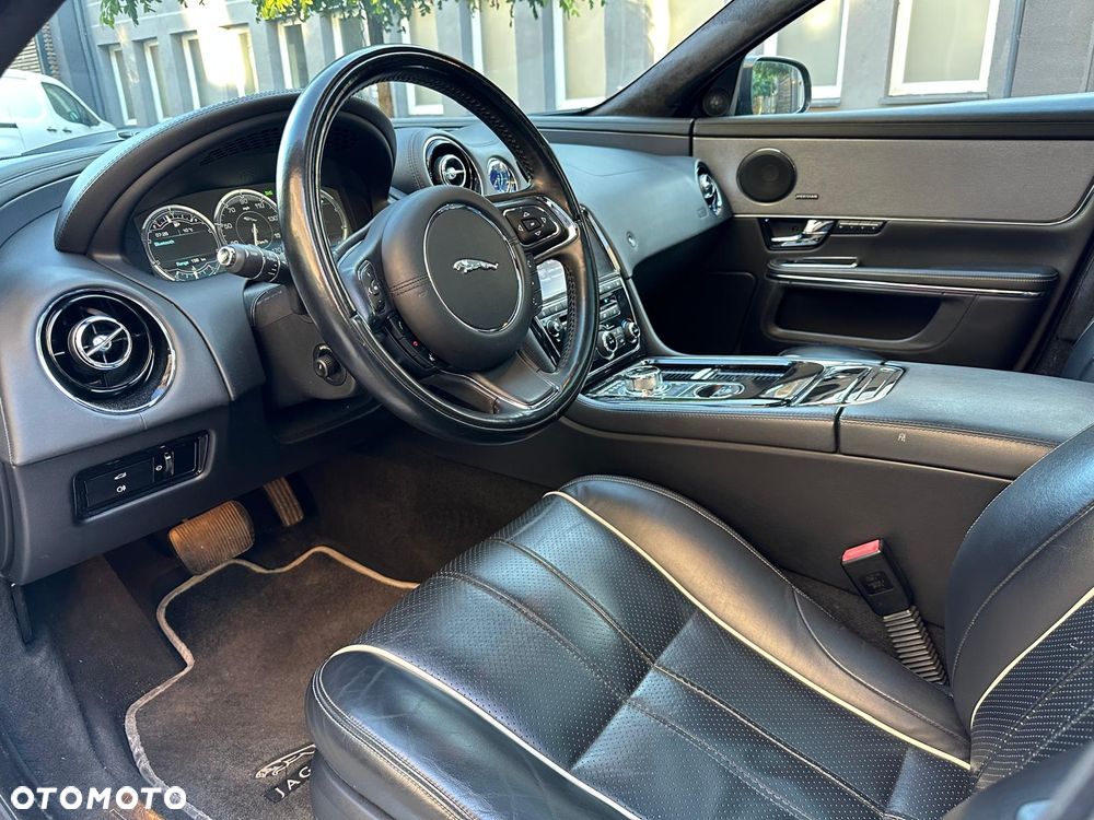 Jaguar XJ 3.0 T AWD LWB Portfolio - 7