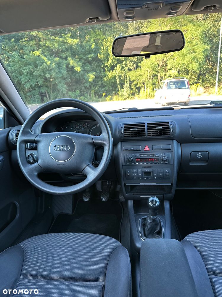 Audi A3 Sportback 1.6 Ambiente - 14