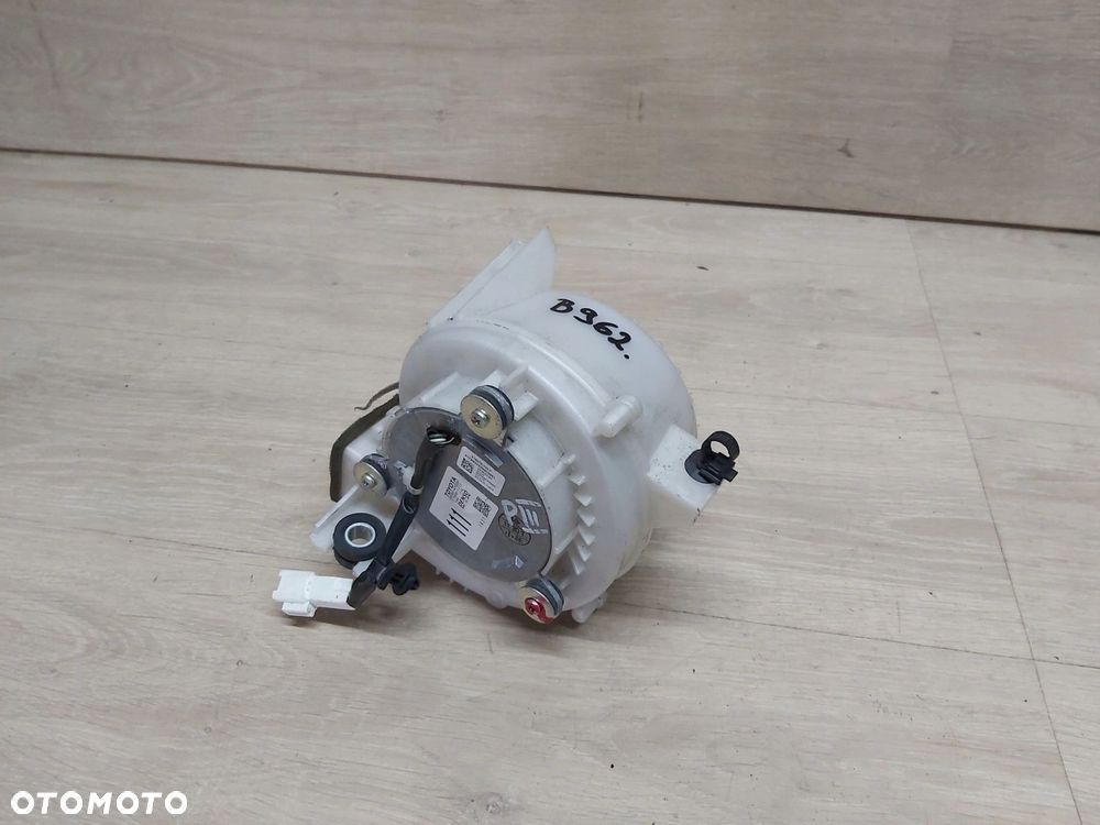 Toyota Prius III PLUS DMUCHAWA WENTYLATOR BATERII - 1