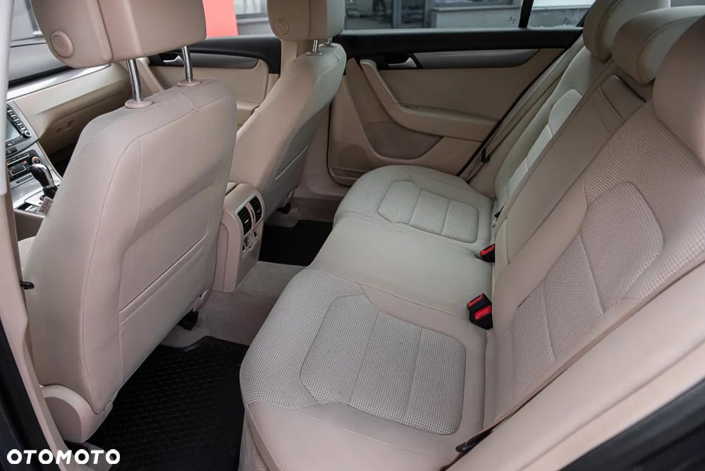 Volkswagen Passat 1.4 TSI DSG BlueMotion Technology Highline - 26