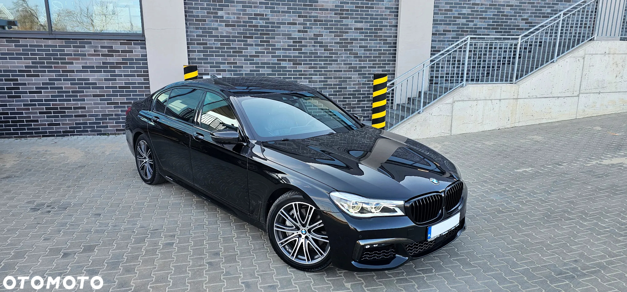 BMW Seria 7 750i xDrive - 3