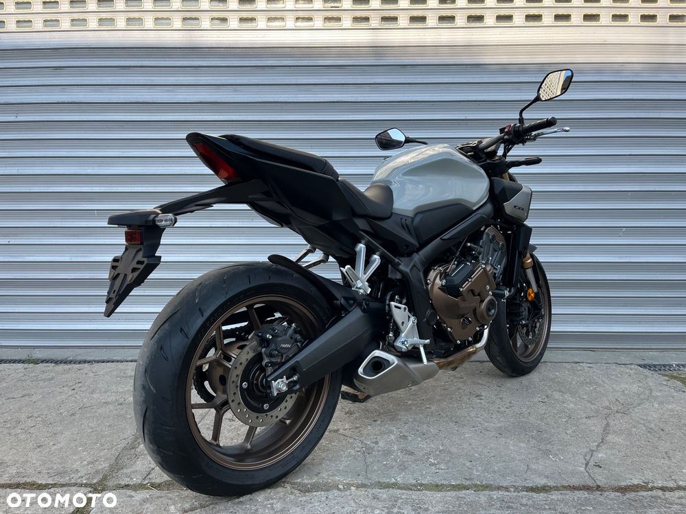 Honda CB - 15