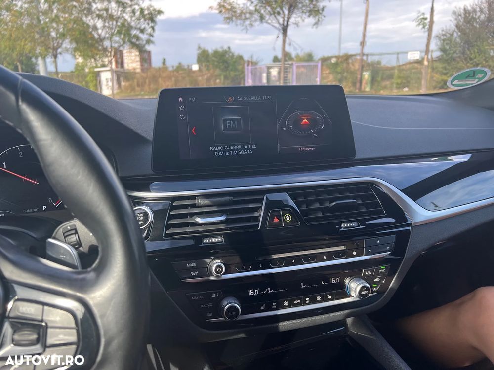 BMW Seria 5 520d Touring Aut. Sport Line - 19