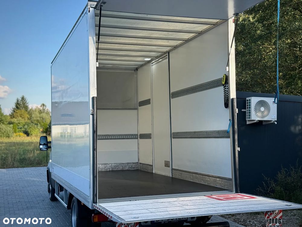 Iveco Daily 35C18 3.0 HPI 180KM / 2023 Rok Produkcji / Kontener 4,7m + Winda 750KG / 93.090KM PRZEBIEG / Automat Hi-Matic / ZAREJESTROWANY W PL - 11