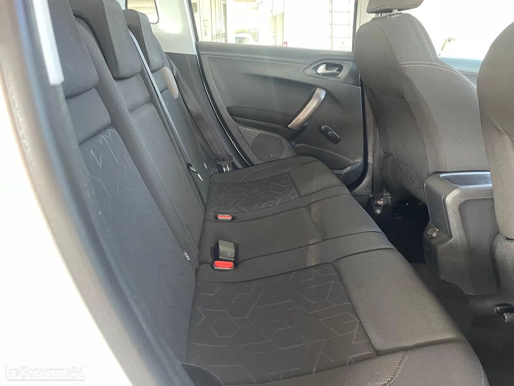 Peugeot 2008 1.2 VTi Access - 28