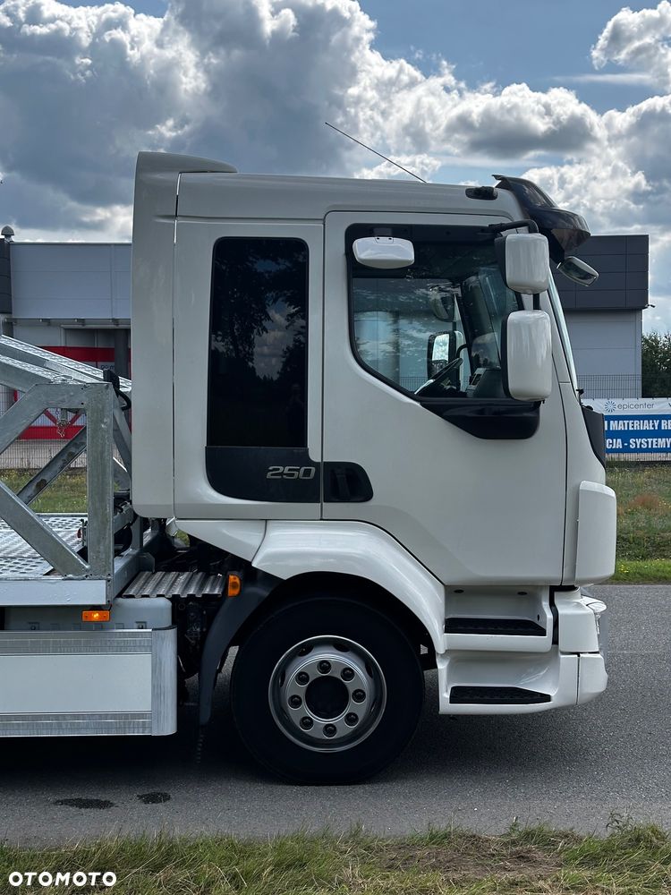Volvo FL250 euro 6 autotransporter laweta LF4 Nowe Tacho piętro - 17