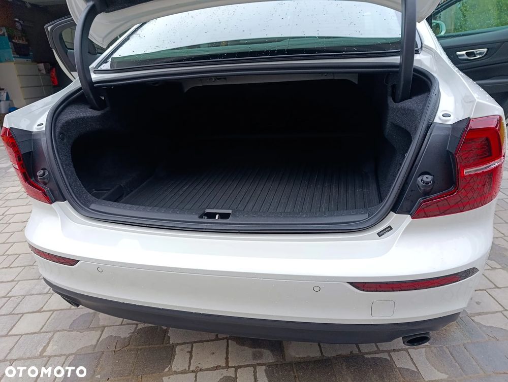 Volvo S60 T5 Momentum Pro - 17