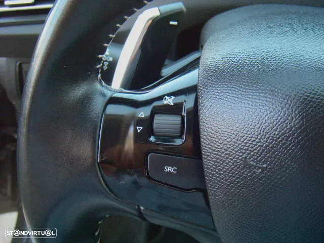 Peugeot 308 SW 1.2 PureTech Allure Pack EAT8 - 24