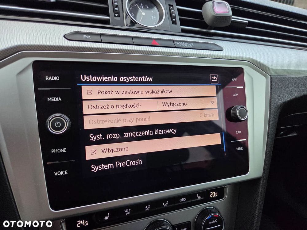 Volkswagen Passat 2.0 TDI SCR Trendline DSG - 18