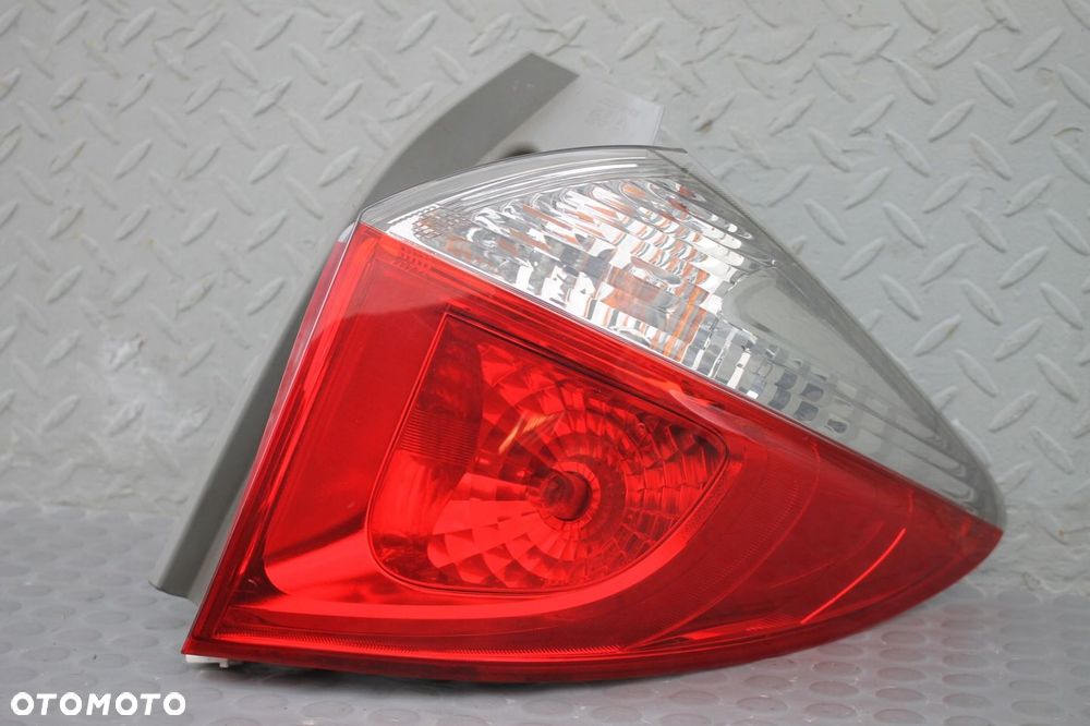 LAMPA PRAWY TYŁ PRAWA TYLNA TOYOTA VERSO-S 10-15 - 3
