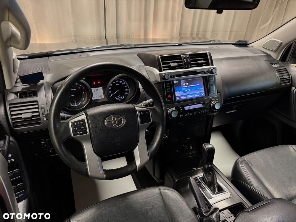 Toyota Land Cruiser - 24