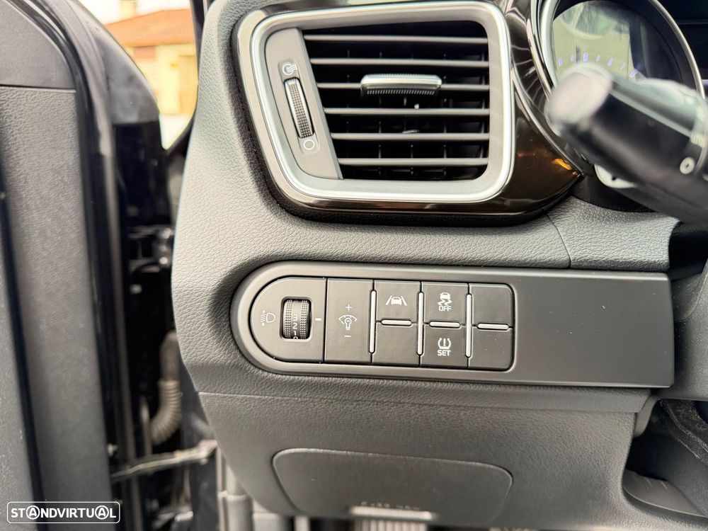 Kia Ceed SW 1.6 CRDi MHEV Dynamic - 26