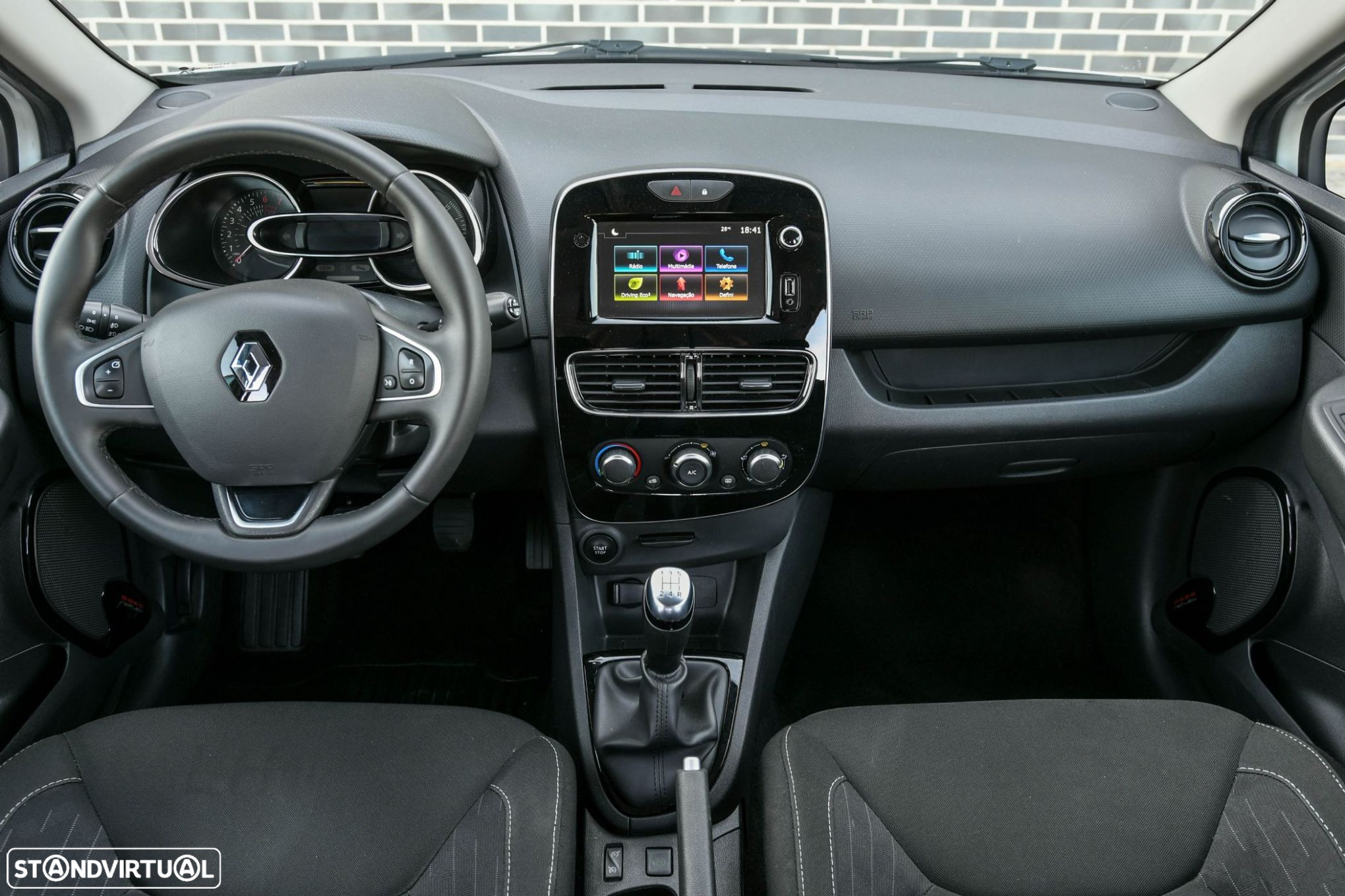 Renault Clio 0.9 TCe Limited - 12