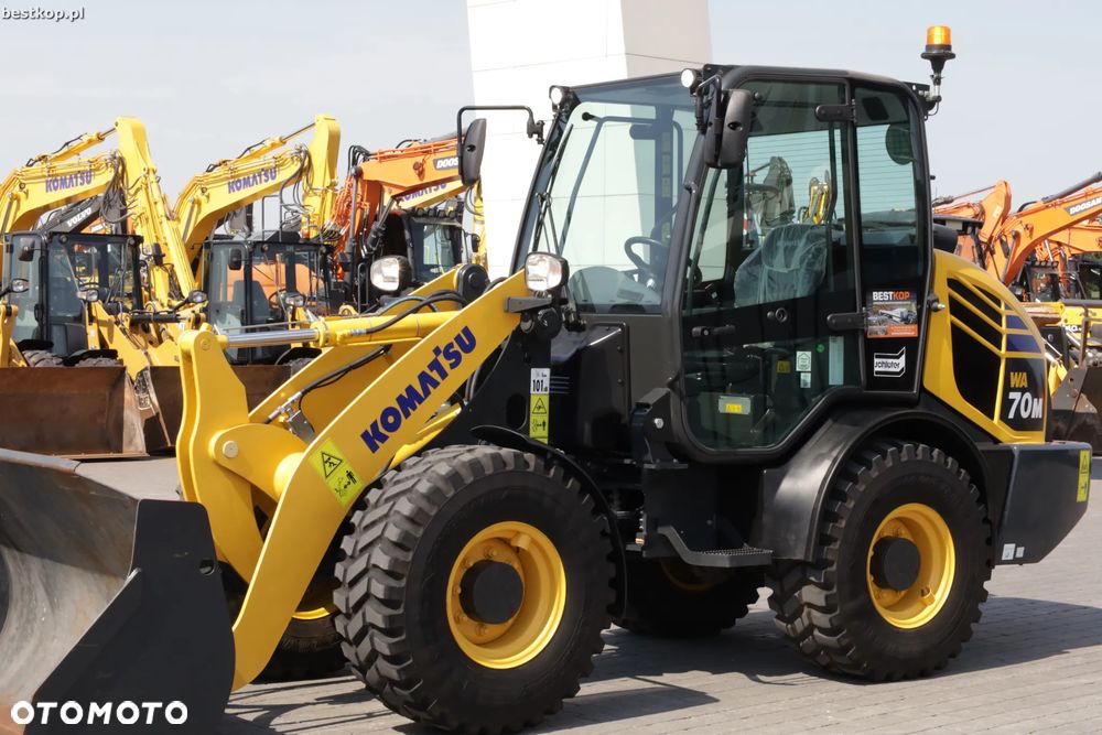 Komatsu WA70M-8 - 16
