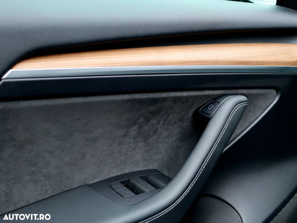 Tesla Model 3 AWD Long Range - 22