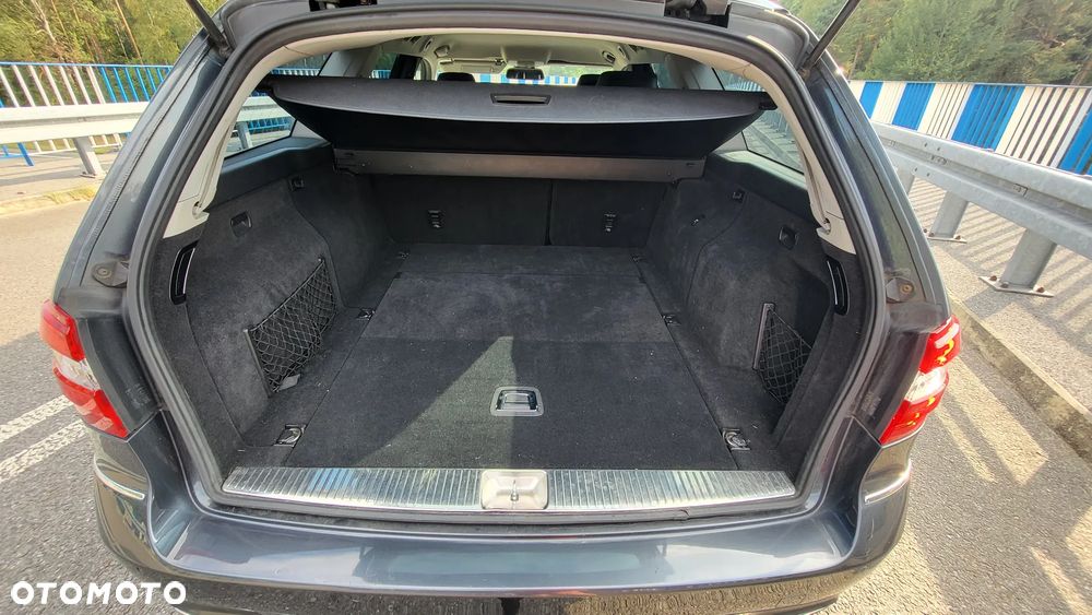 Mercedes-Benz Klasa E 250 CGI BlueEffICIENCY Avantgarde - 8