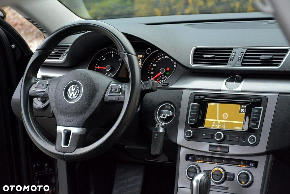 Volkswagen Passat - 23