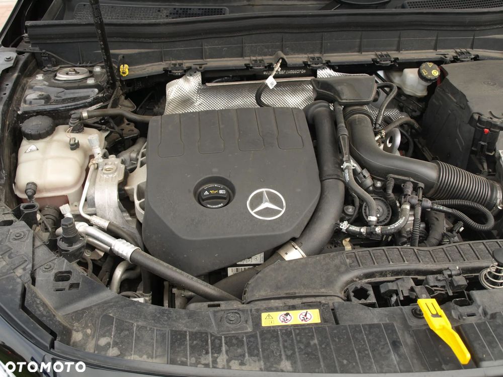 Mercedes-Benz GLB 200 Progressive 7G-DCT - 25