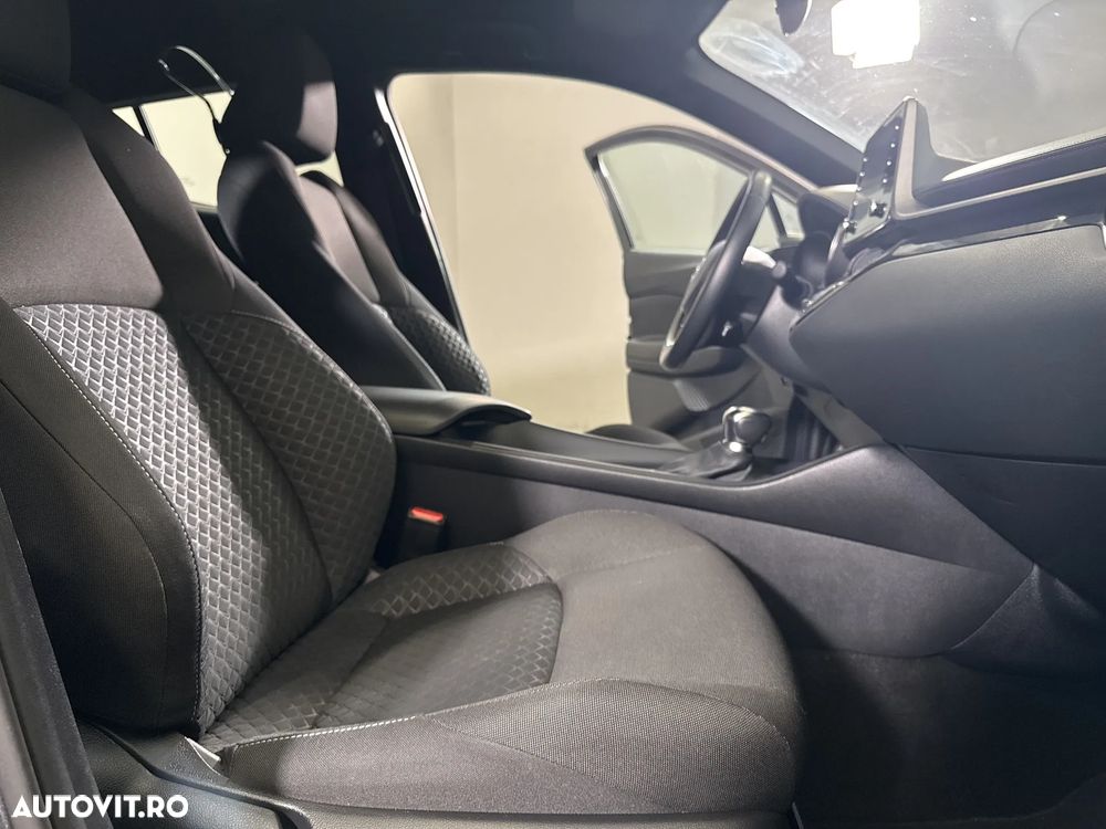 Toyota C-HR - 12