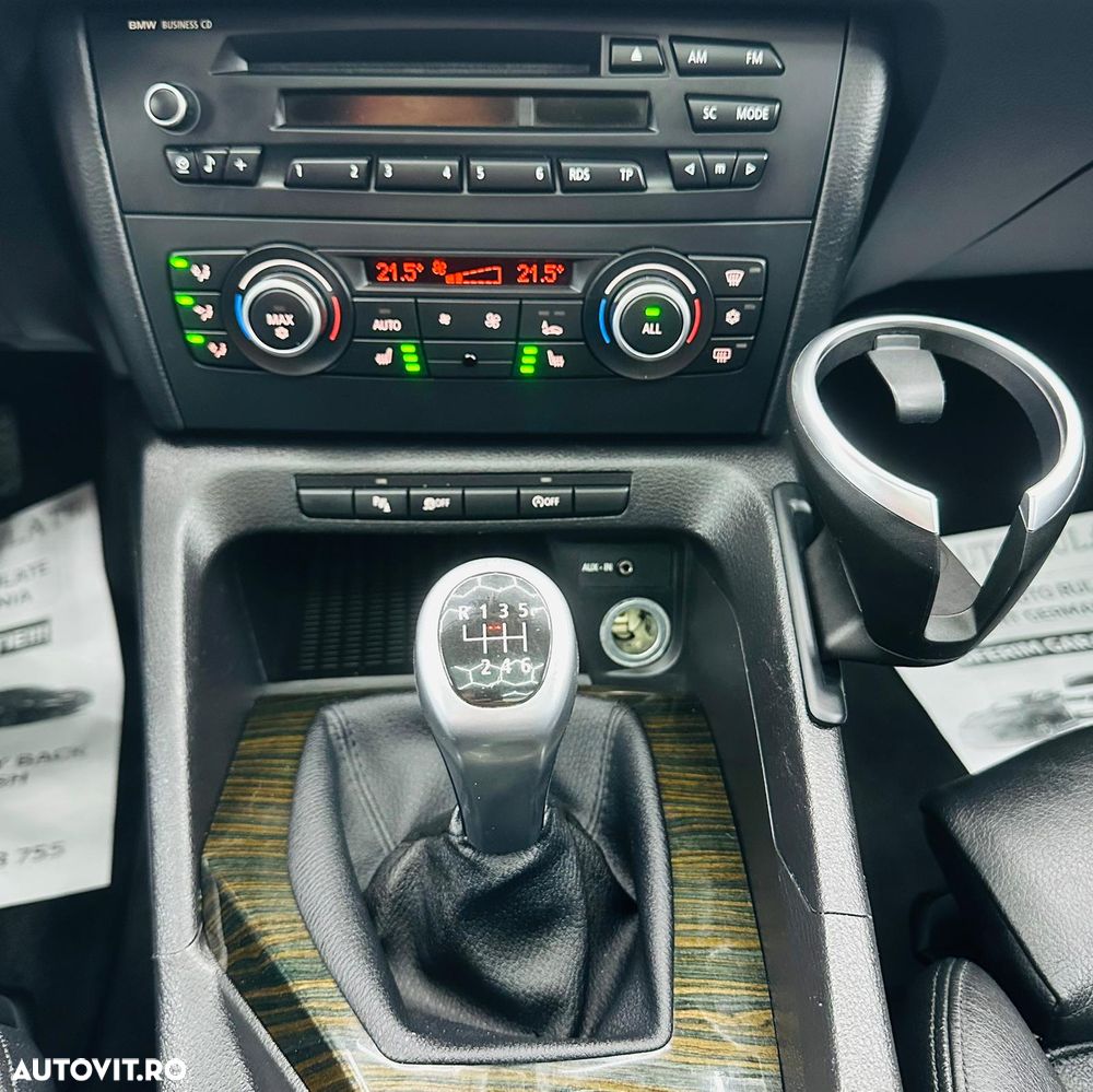 BMW X1 sDrive18d xLine - 25