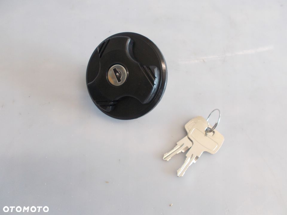 KOREK WLEWU PALIWA IVECO DAILY 2000- - 1