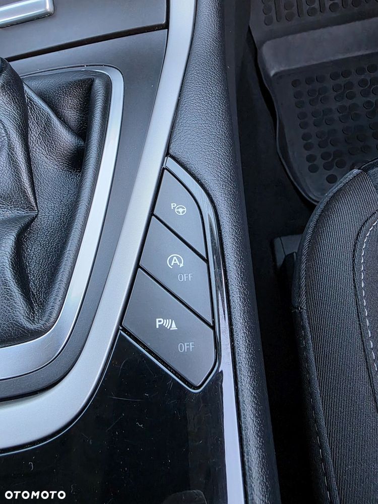 Ford S-Max - 13
