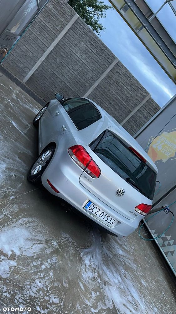 Volkswagen Golf - 2