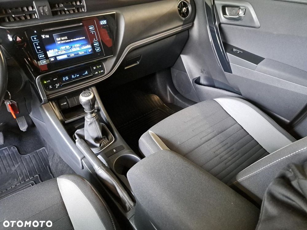 Toyota Auris - 27