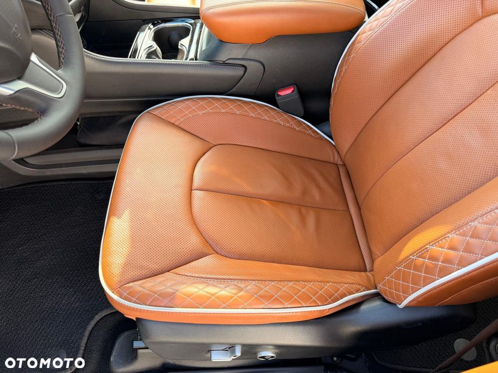 Chrysler Pacifica - 17