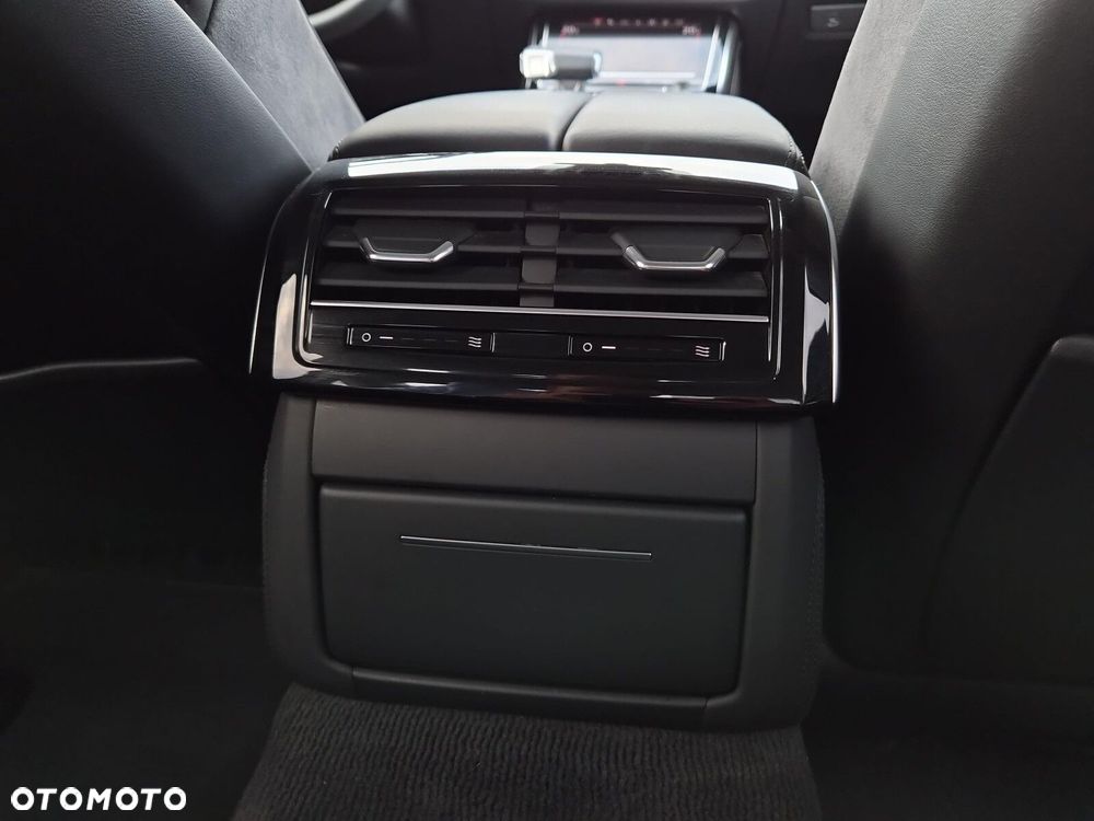 Audi A8 - 25