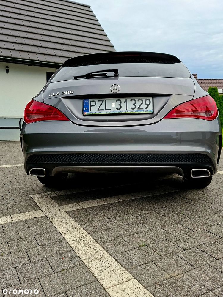 Mercedes-Benz CLA 200 Orange Art Edition - 9